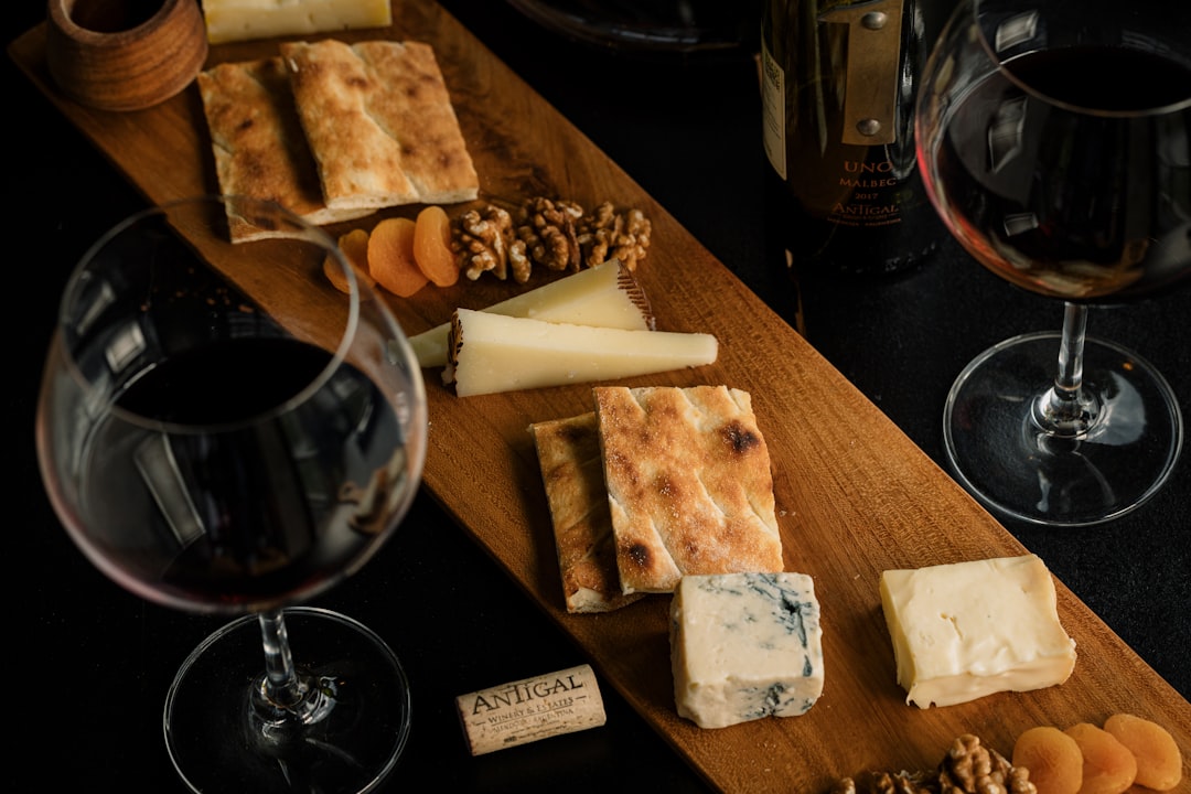 Discover Perfect Whiskey Cheese Pairings for Your Next Tasting