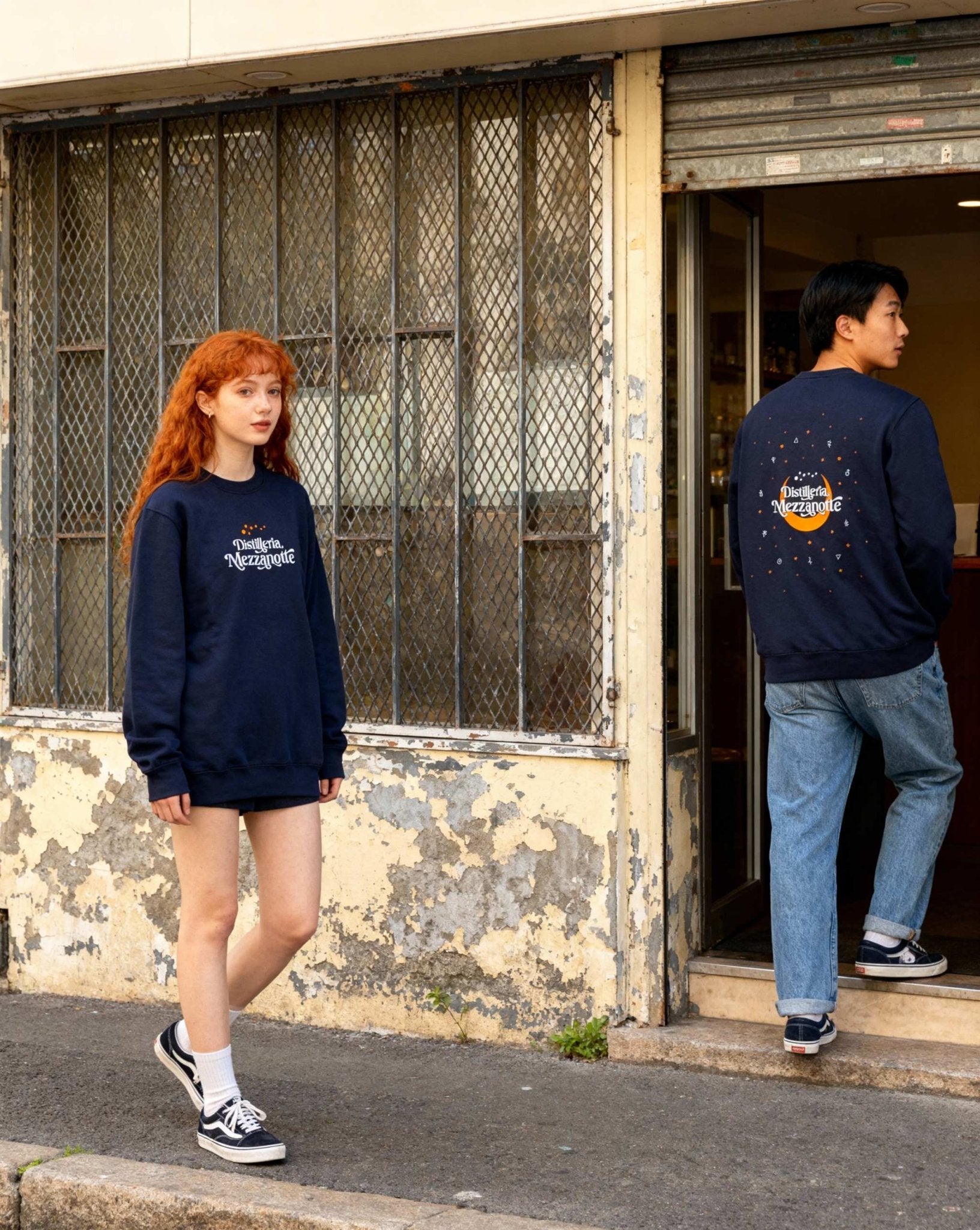 Felpa Mezzanotte - Design Luna e Stelle - Unisex Premium - Mezzanotte | Distilleria & Spirits