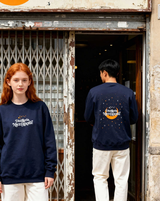 Felpa Mezzanotte - Design Luna e Stelle - Unisex Premium - Mezzanotte | Distilleria & Spirits