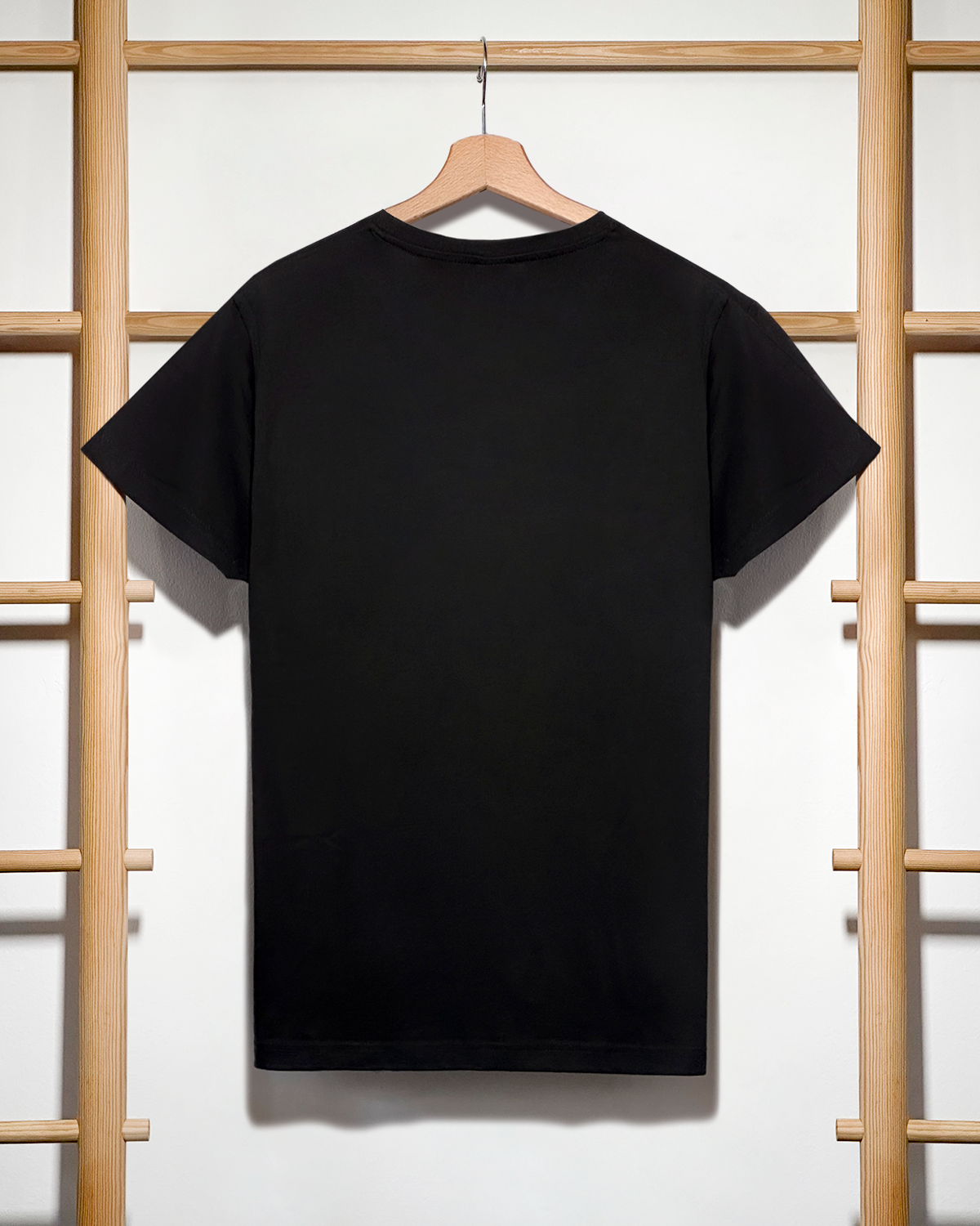 T-Shirt 🌓 Nera con logo